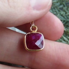 Ruby corundum 8x8mm cushion silver gold plated necklace